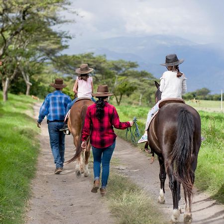 ホテル Hacienda San Francisco Tumbabiro エクステリア 写真