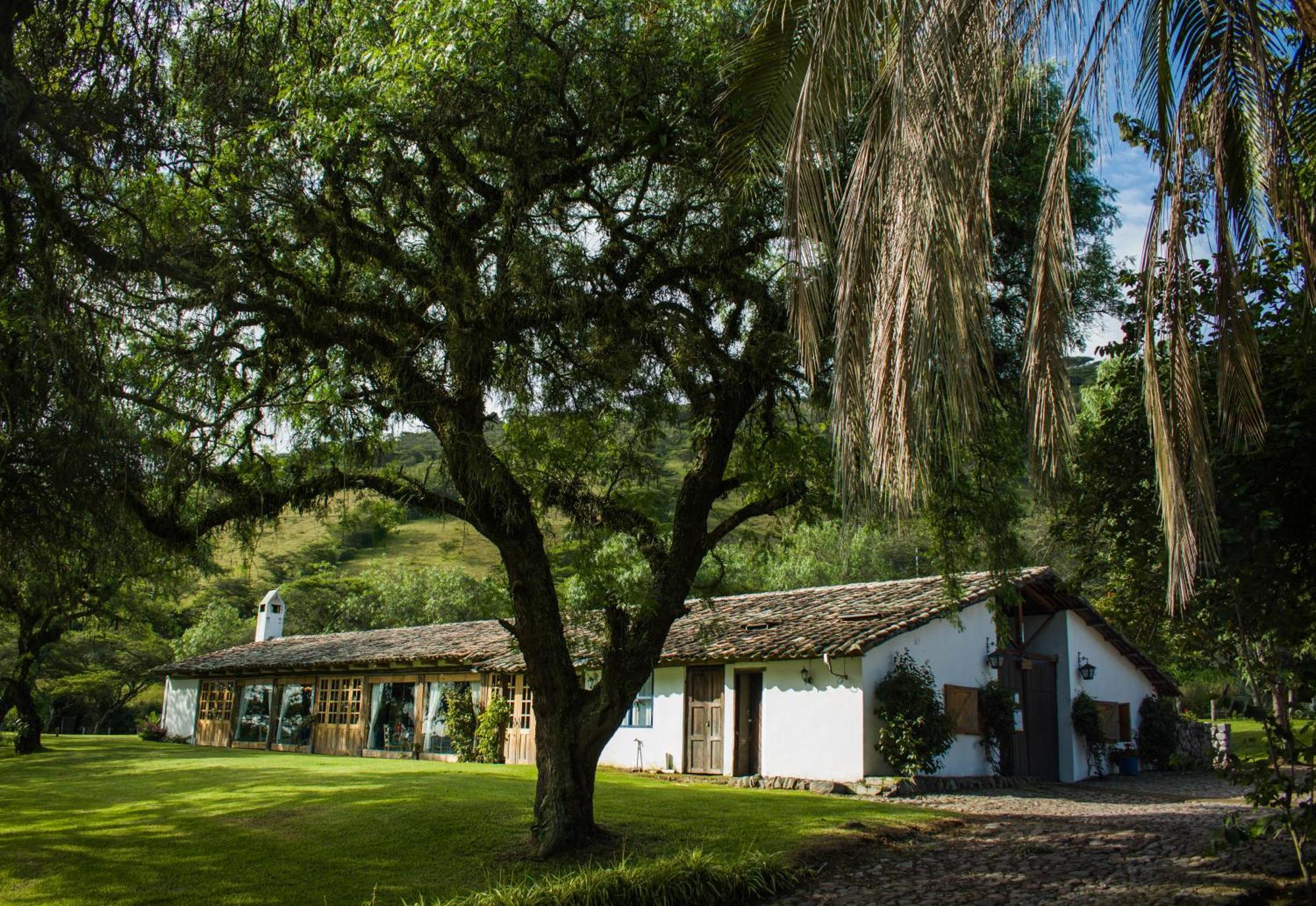 ホテル Hacienda San Francisco Tumbabiro エクステリア 写真