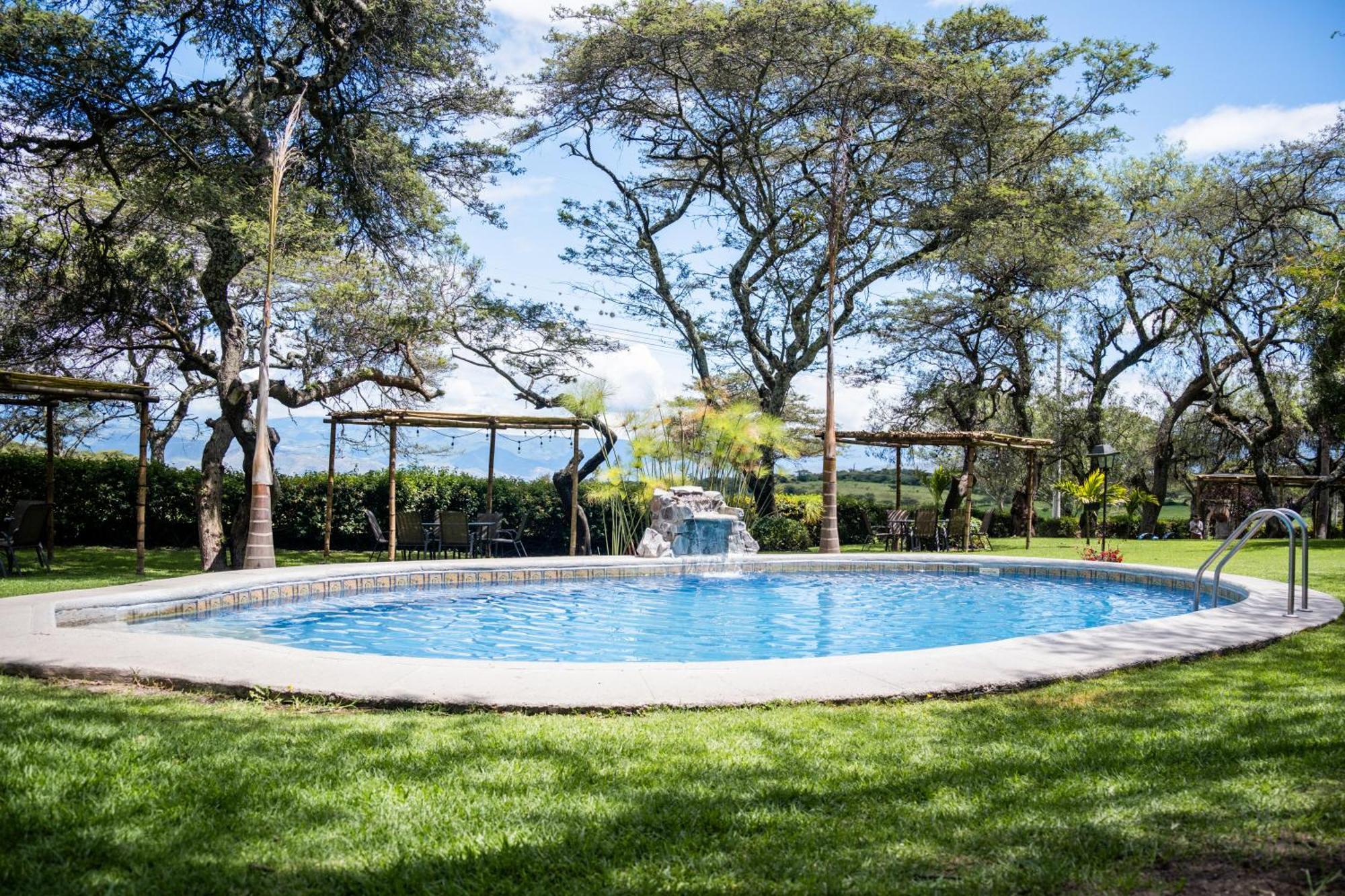 ホテル Hacienda San Francisco Tumbabiro エクステリア 写真